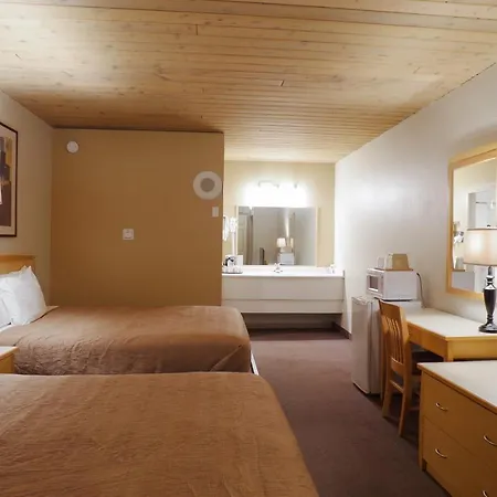 Canadas Best Value Inn And Suites Fernie Exterior photo