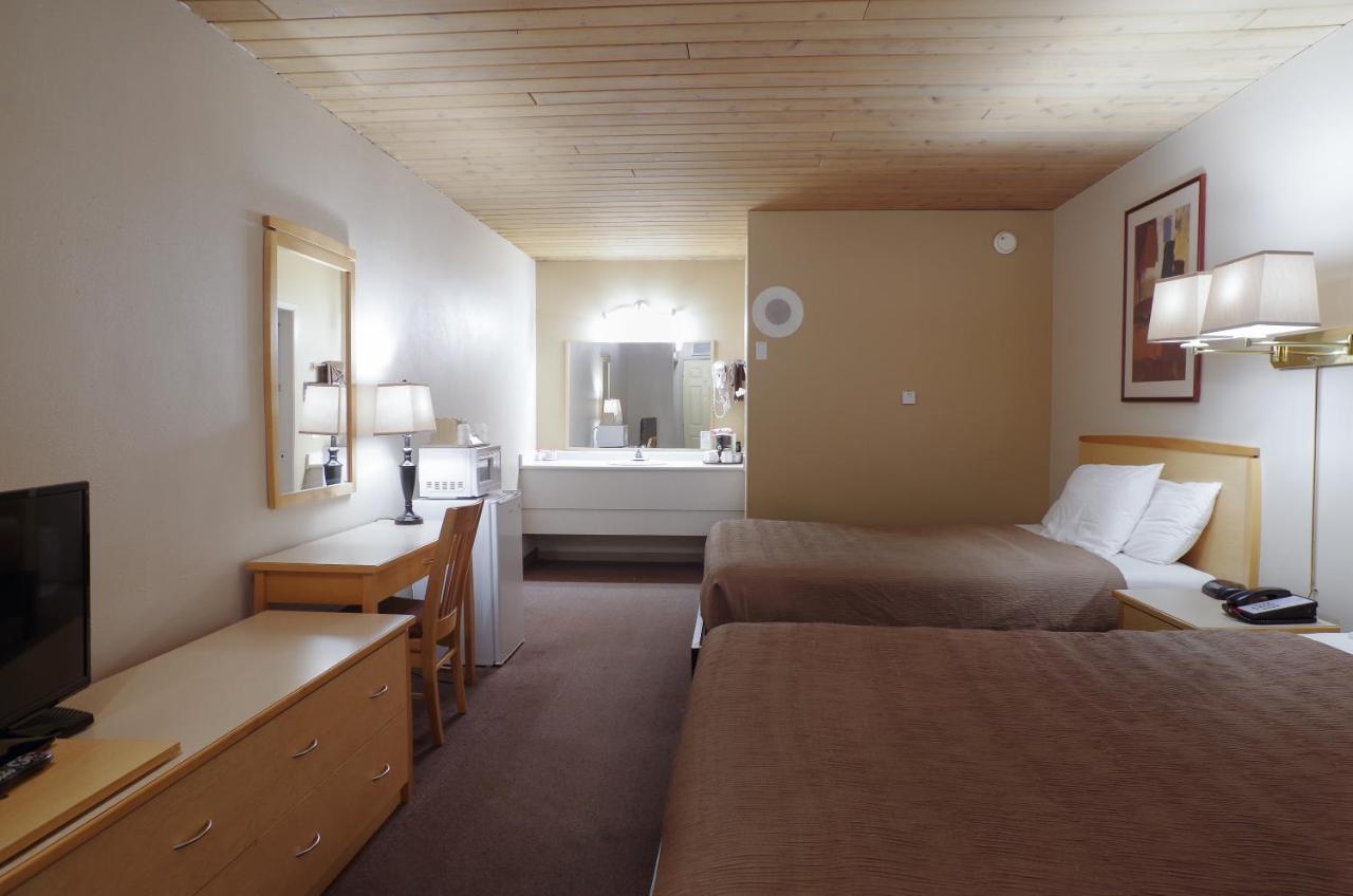 Canadas Value And Motel 3*