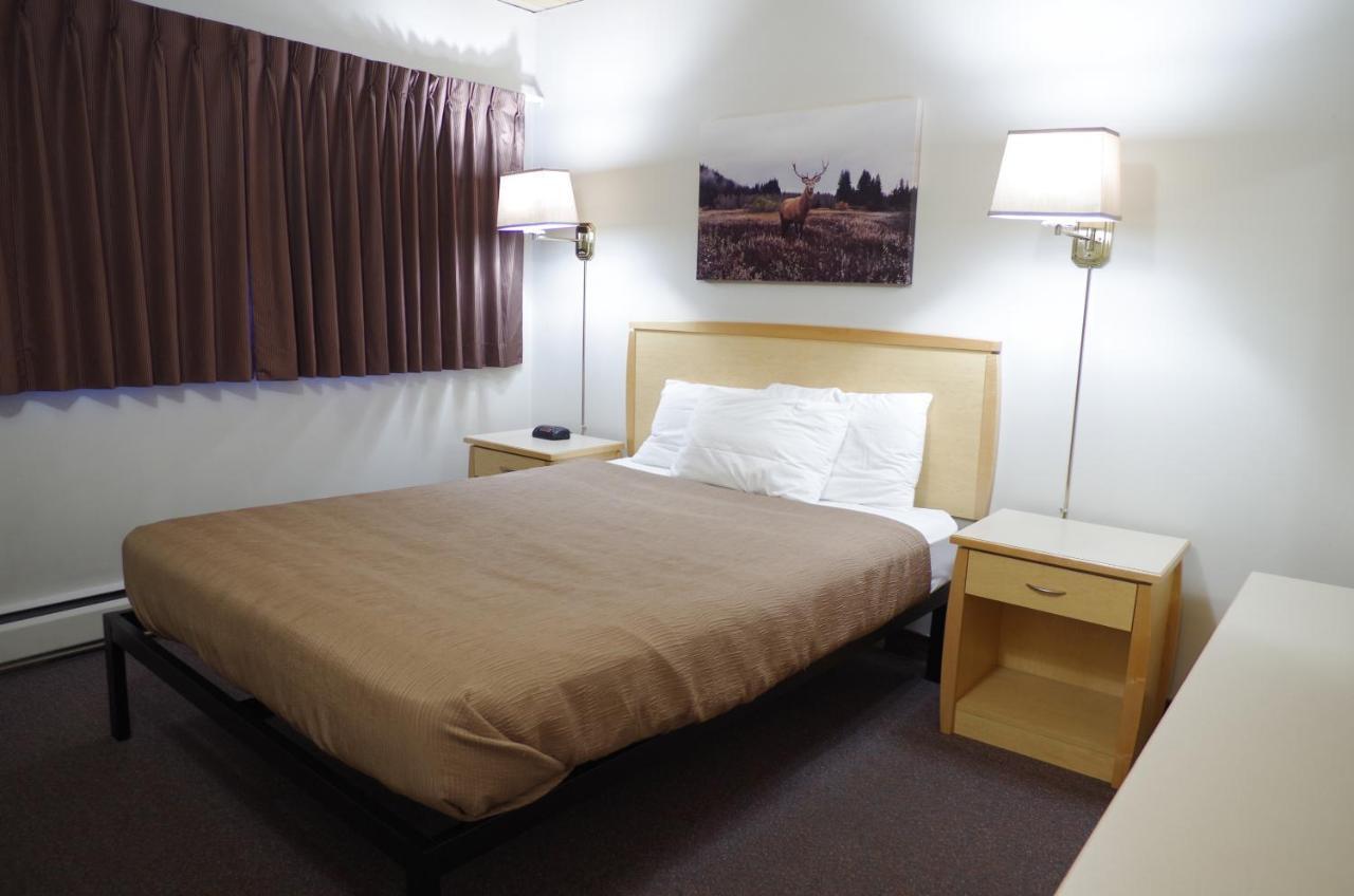 Canadas Value And Motel 3*